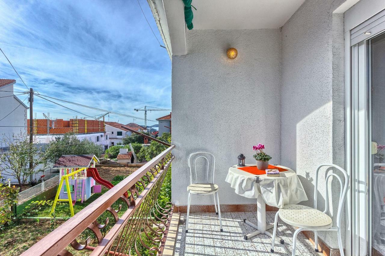 Apartments Milenka Трогир Экстерьер фото